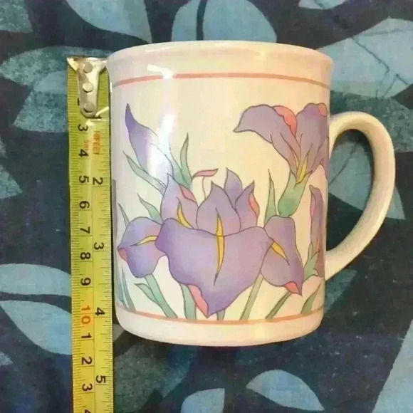 Vintage iris flower mugs, set of 4 made in Korea - Picture 6 of 7